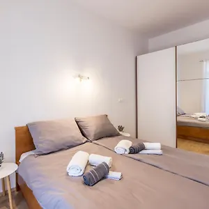  Apartment Ferula, 3 Bedroom Near Bacvice Croatia