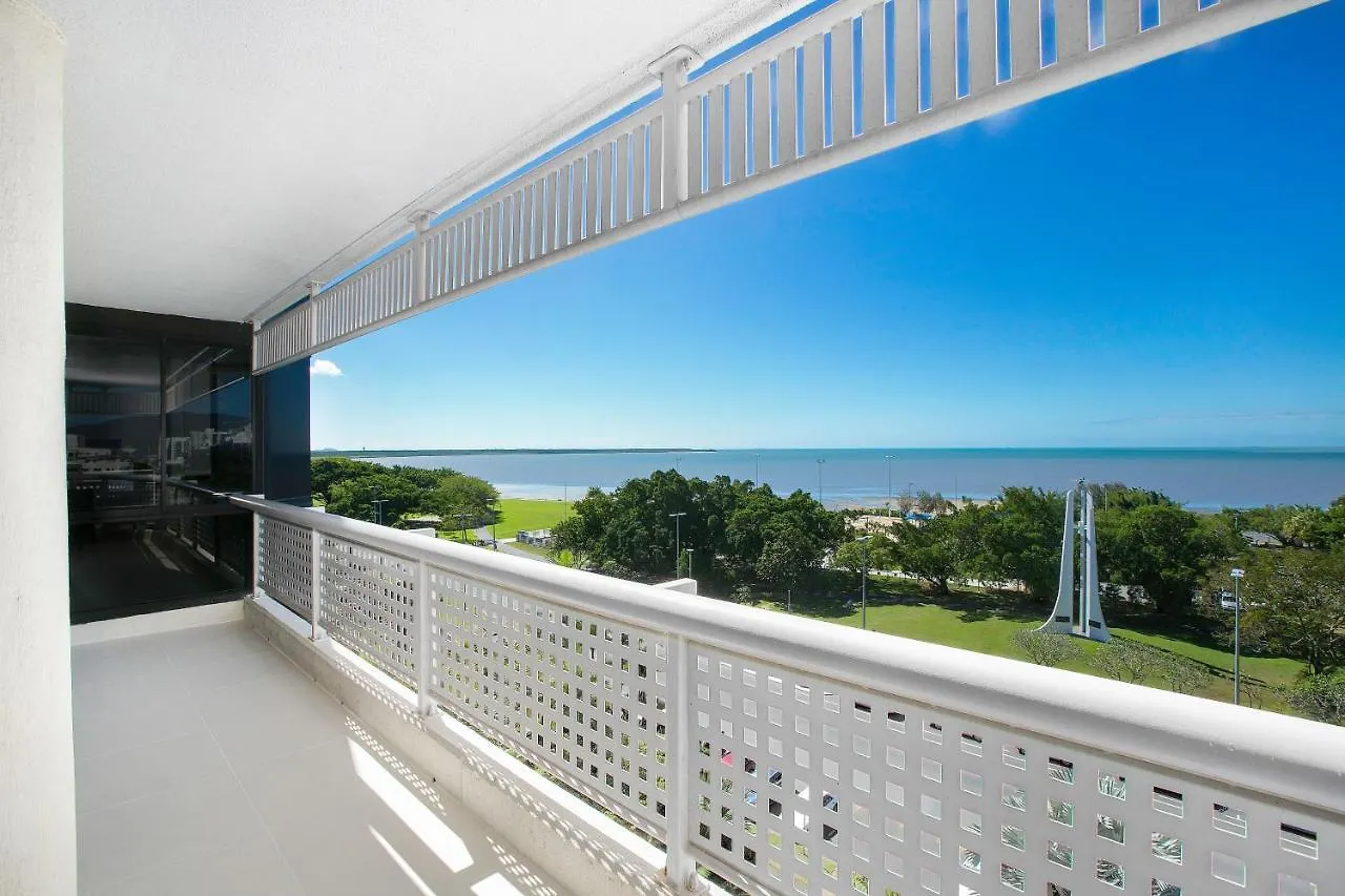Cairns Luxury Seafront Apartment Australia